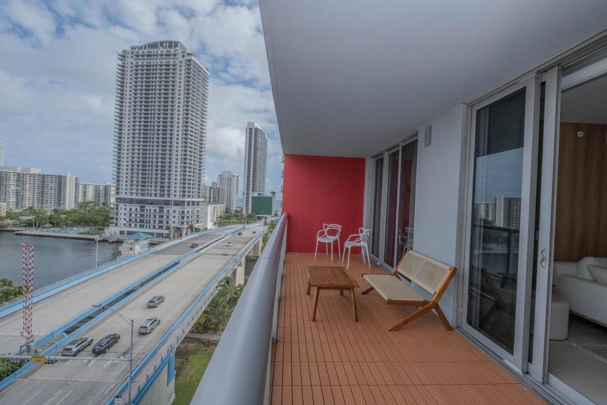 2B 2B Luxury Ocean Views Apt In Hallandale Beach Apartamento Exterior foto